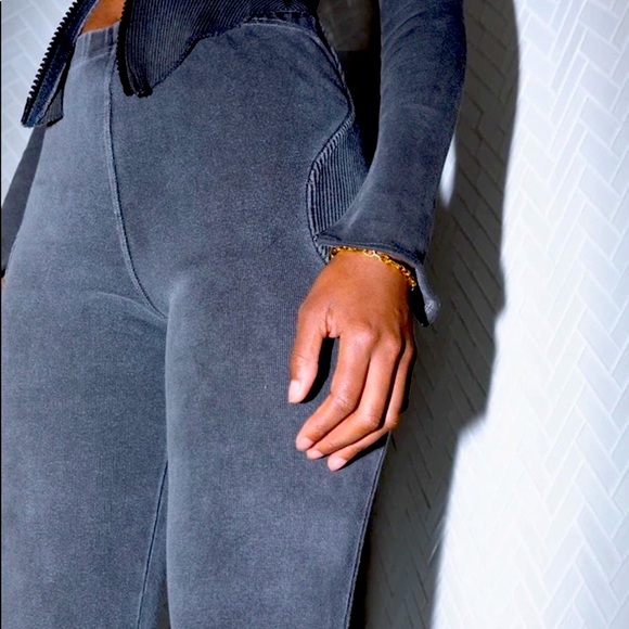 (bottom only) K Label - Picture 3 of 4